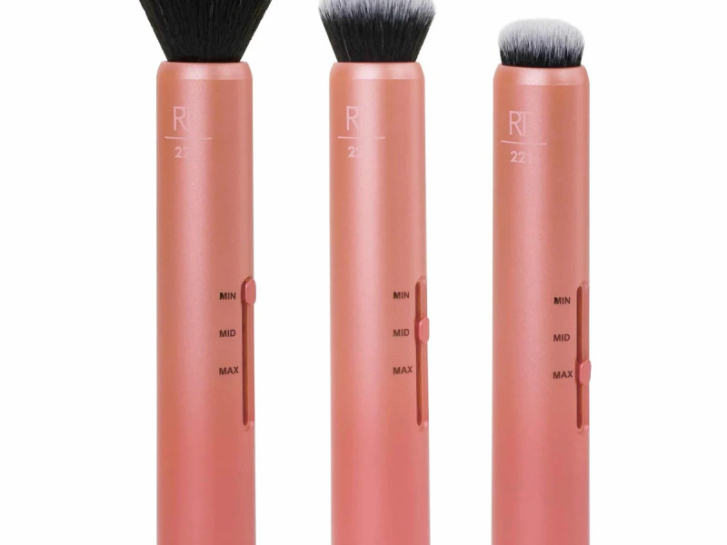 REAL TECHNIQUE CUSTOM COMPLEXION 3IN1 BRUSH REAL TECHNIQUE CUSTOM COMPLEXION 3IN1 BRUSH